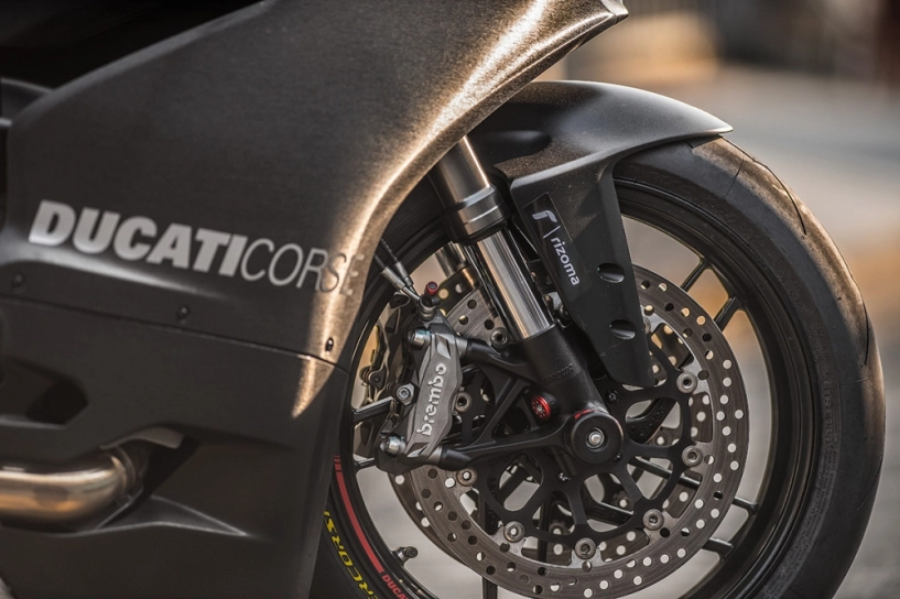 Ducati 899 panigale nhôm xước huyền ảo và chất chơi