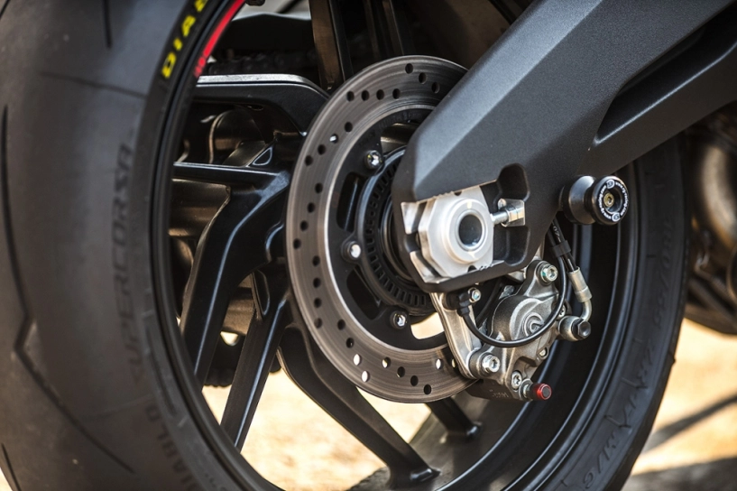Ducati 899 panigale nhôm xước huyền ảo và chất chơi