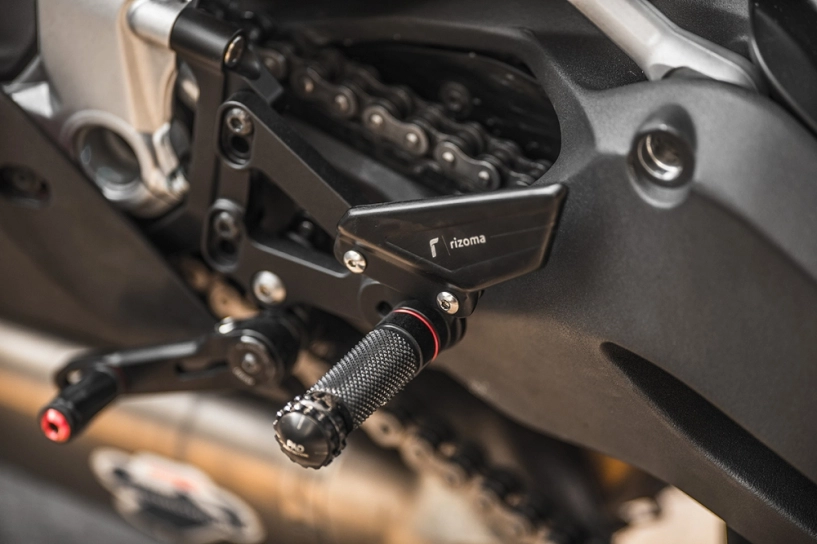 Ducati 899 panigale nhôm xước huyền ảo và chất chơi