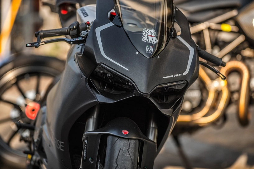 Ducati 899 panigale nhôm xước huyền ảo và chất chơi