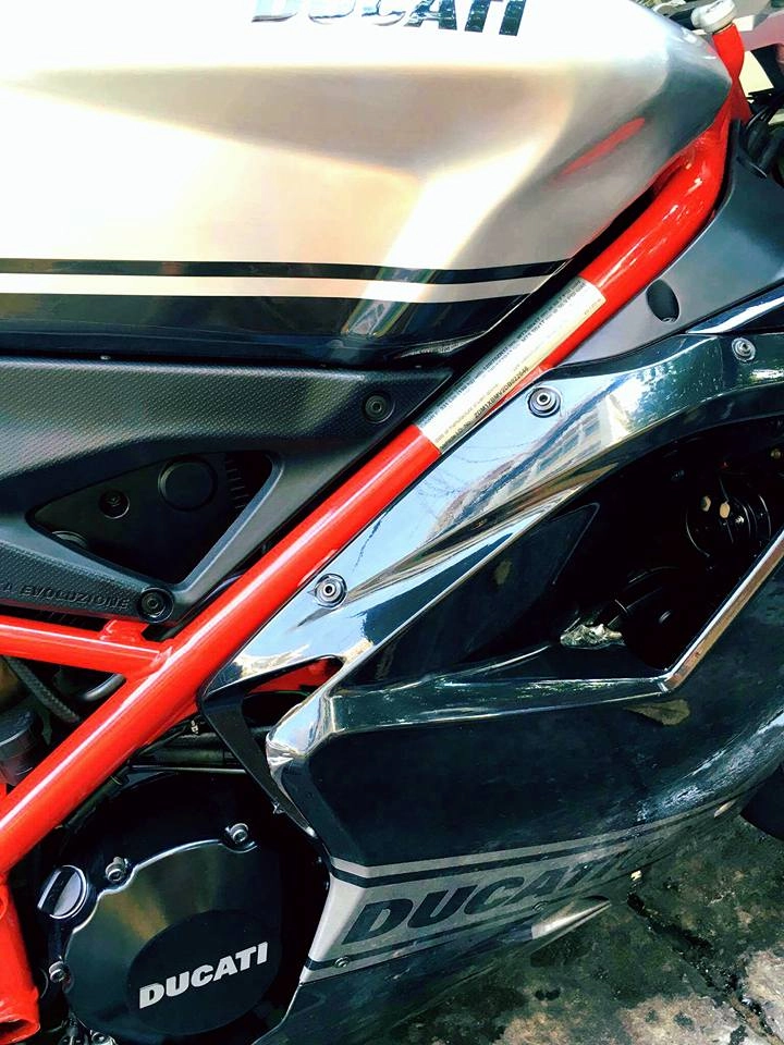 Hàng hiếm ducati 848 evo cùng vẻ đẹp hoàn hảo