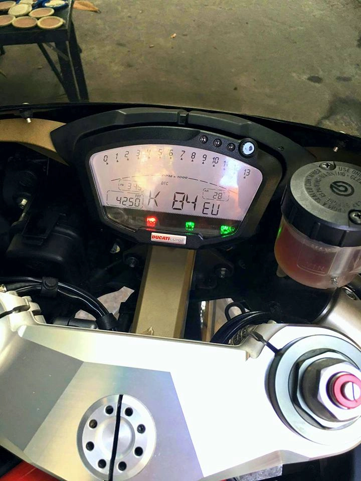Hàng hiếm ducati 848 evo cùng vẻ đẹp hoàn hảo