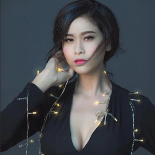 Mỏi mắt ngắm body của gái một con sexy nhất nhì vbiz