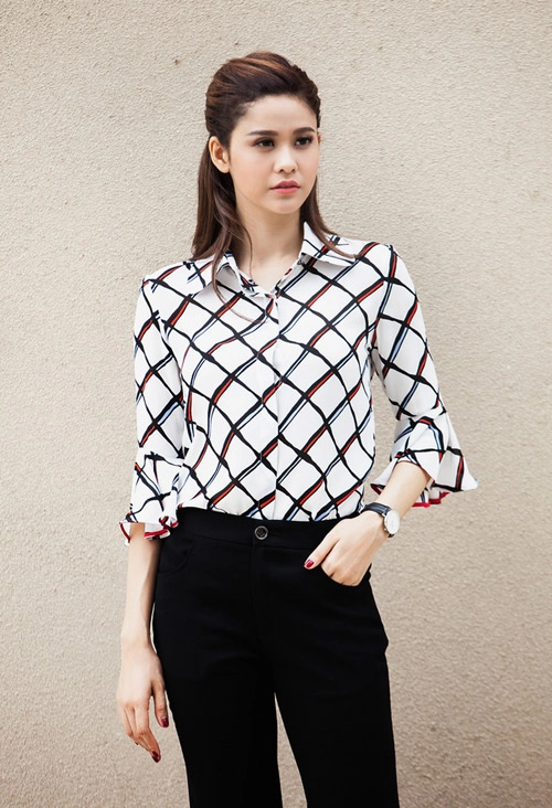 Mỏi mắt ngắm body của gái một con sexy nhất nhì vbiz