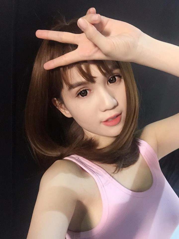 Ngọc trinh xinh lung linh với tóc mái thưa