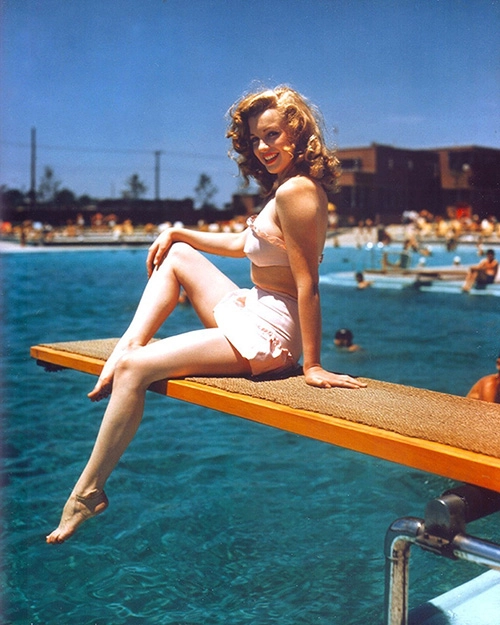 Những bức ảnh áo tắm kinh điển của biểu tượng sex marilyn monroe