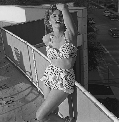 Những bức ảnh áo tắm kinh điển của biểu tượng sex marilyn monroe