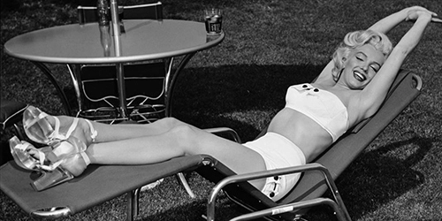 Những bức ảnh áo tắm kinh điển của biểu tượng sex marilyn monroe