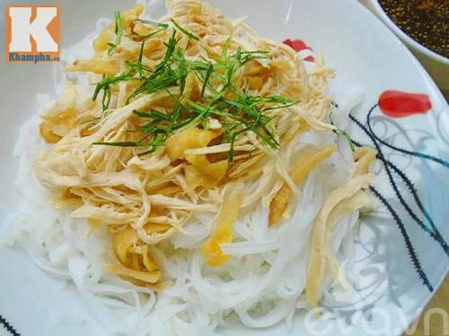 Cách đơn giản để làm món phở gà trộn đơn cho bữa sáng