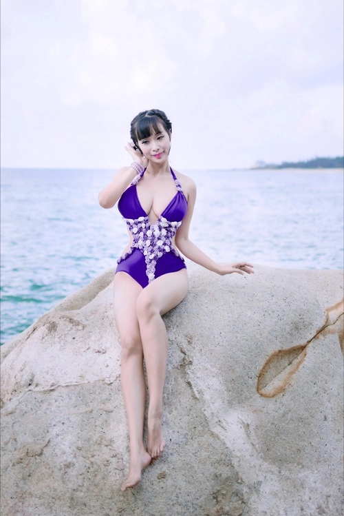 Lê kiều như mặc bikini ăn đứt ngọc trinh midu