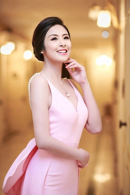 Những khuyết điểm của hoa hậu việt thuở mới đăng quang