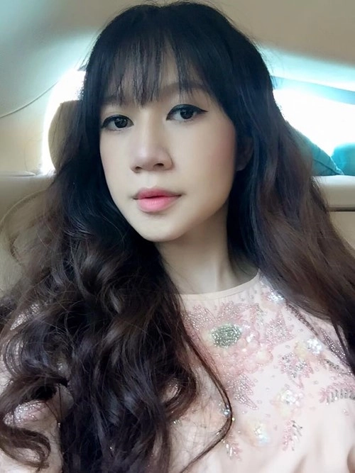 5 bà bầu mặc gì cũng đẹp sành điệu nhất vbiz