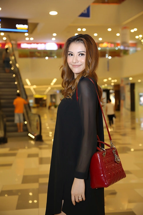 5 bà bầu mặc gì cũng đẹp sành điệu nhất vbiz