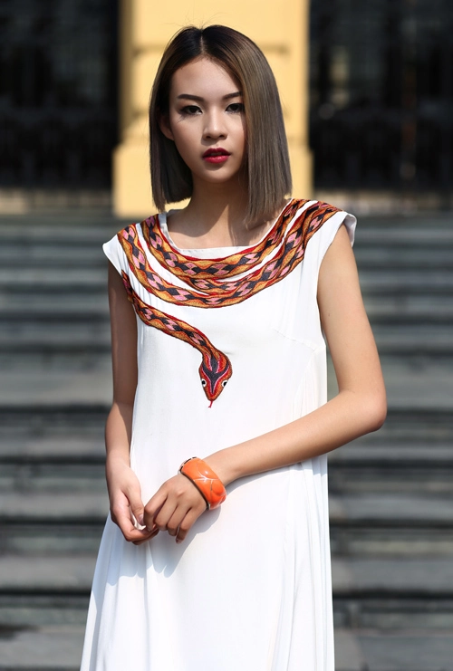 Diva hồng nhung lạc bước vào vườn địa đàng