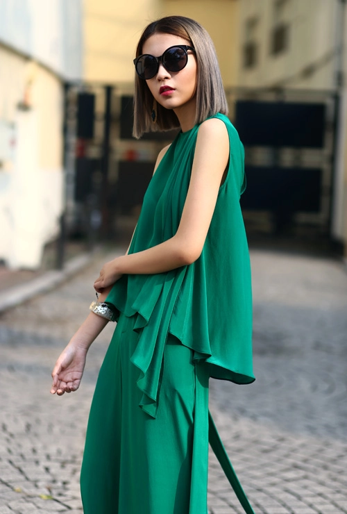 Diva hồng nhung lạc bước vào vườn địa đàng