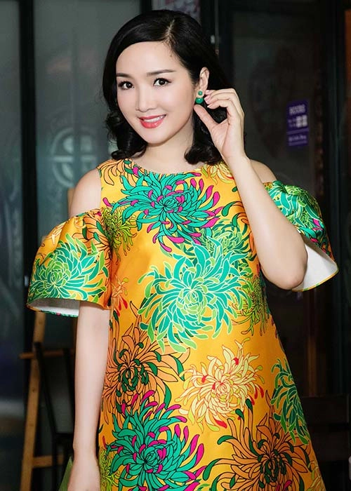 Hh giáng my sành điệu hội ngộ bạn thân diễm my
