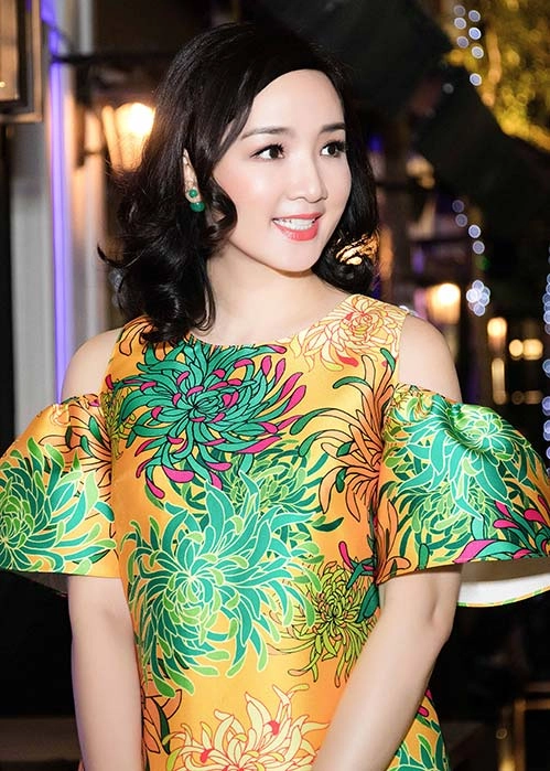 Hh giáng my sành điệu hội ngộ bạn thân diễm my