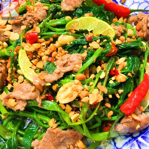 Ngon miệng với món nộm rau muống trộn thịt bò giòn ngon