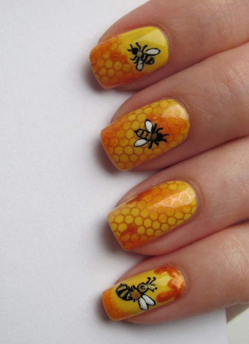 Những mẫu nail mát lạnh giúp bạn giải nhiệt mùa hè