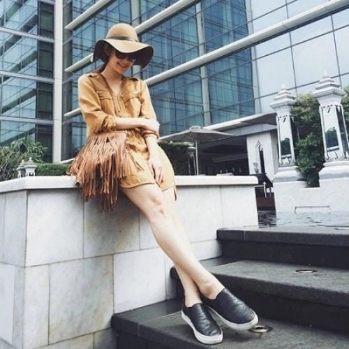 7 món đồ bất li thân của phái đẹp cho những chuyến đi biển ngày hè