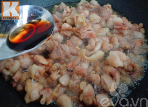 bay hết nồi cơm với món gà kho cay đậm đà