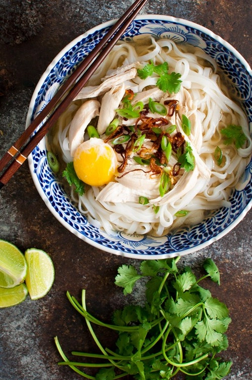 Bí quyết tự chế biến món phở gà thơm ngon cho bữa sáng
