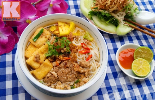 Cuối tuần ngon lành với món bún riêu cua
