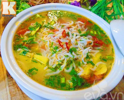 Thanh mát ngon cơm với món canh riêu cá ngần nấu dứa
