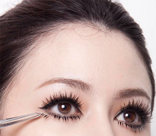Thói quen trang điểm mà các nàng nên tránh