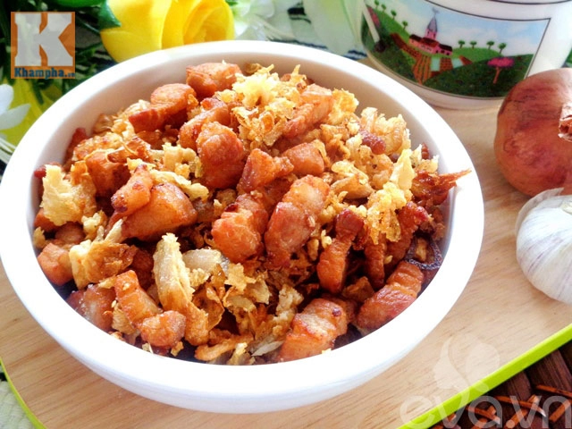 Tóp mỡ xóc muối tỏi ngon và lạ miệng