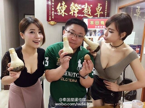 Trà sữa trân châu đài loan đựng trong bóng đèn gây sốt