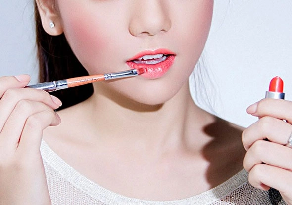 Tuyệt chiêu chọn son dưỡng môi hiệu quả trong mùa hanh khô