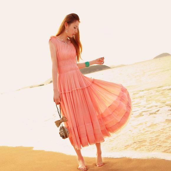Váy maxi vải voan đẹp cho cô nàng điệu đà dạo biển đón nắng