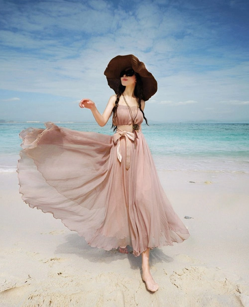 Váy maxi vải voan đẹp cho cô nàng điệu đà dạo biển đón nắng