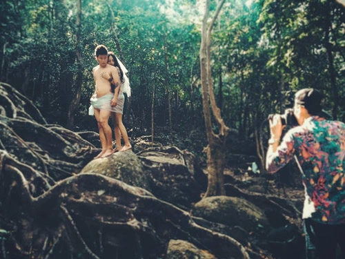 Xôn xao bộ ảnh cưới nude của cặp đôi đà nẵng