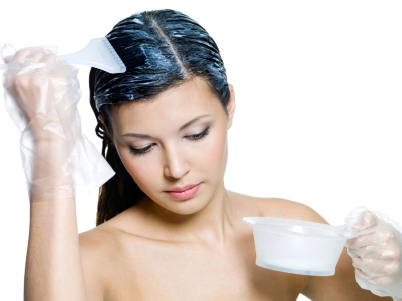 10 thói quen xấu khiến mái tóc dài suông mượt của bạn gái trở nên xơ xác gãy rụng
