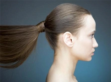 10 thói quen xấu khiến mái tóc dài suông mượt của bạn gái trở nên xơ xác gãy rụng
