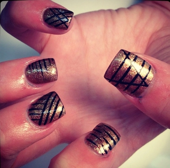 13 mẫu móng tay nail kẻ sọc cho nàng cá tính ấn tượng