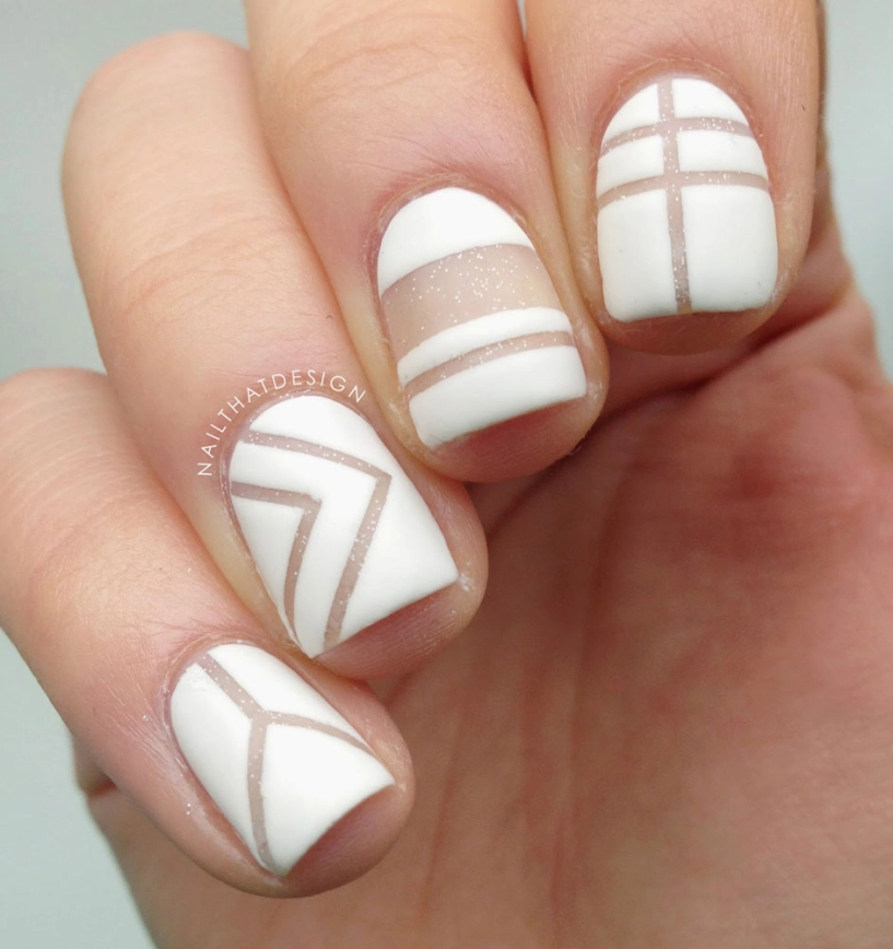 13 mẫu móng tay nail kẻ sọc cho nàng cá tính ấn tượng