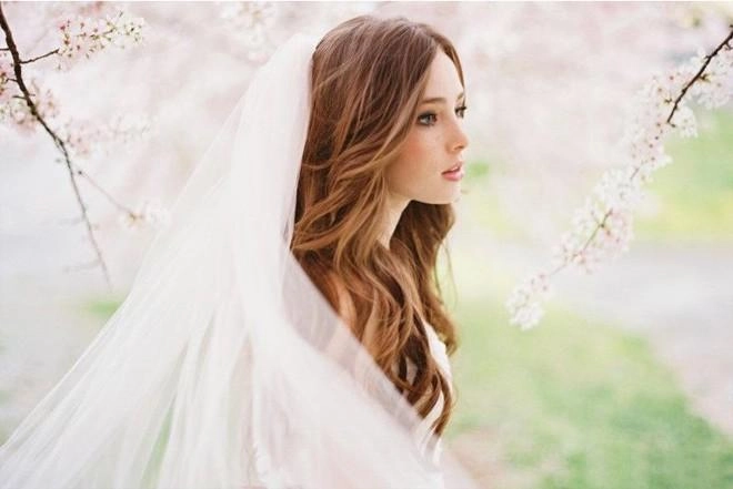 6 kiểu tóc buông dài đẹp duyên dáng nữ tính cho cô dâu ngày cưới
