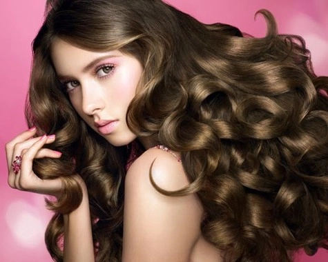 Chăm sóc tóc nhuộm giữ màu lâu bằng dầu dừa đúng cách