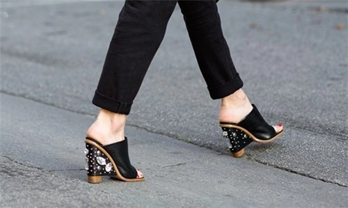 Kiểu sandal các cô gái cần phải sắm ngay cho mùa hè này