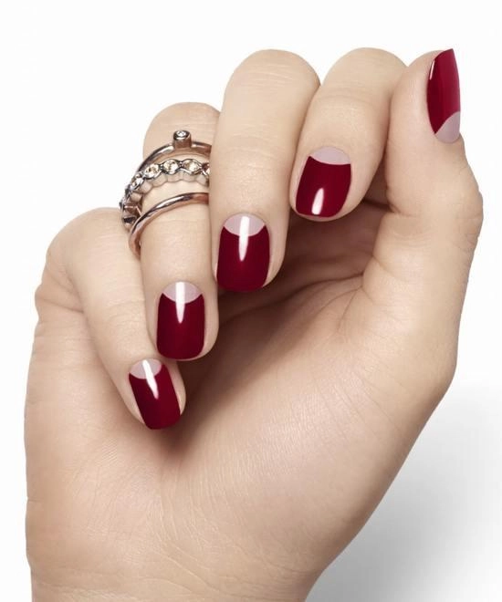 Nail màu đỏ đẹp cho cô nàng quyến rũ nổi bật