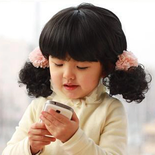 Những mẫu tóc đẹp cho bé gái vào mùa thu xinh xắn