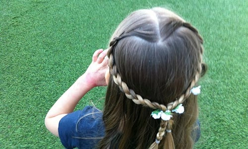 Những mẫu tóc đẹp cho bé gái vào mùa thu xinh xắn