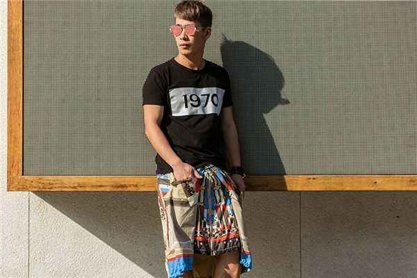 Street style chất miễn chê của giới trẻ sài thành mùa lễ hội