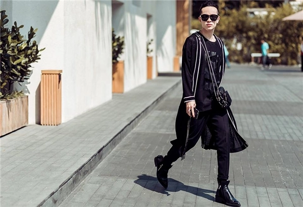 Street style chất miễn chê của giới trẻ sài thành mùa lễ hội