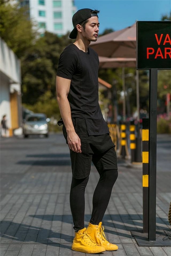 Street style chất miễn chê của giới trẻ sài thành mùa lễ hội