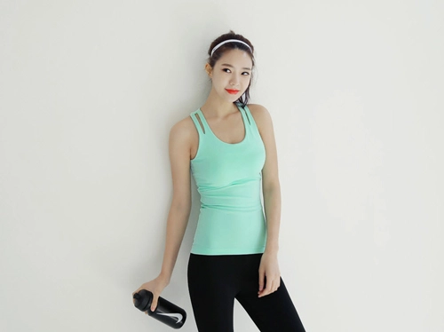 Chọn đồ thể thao giúp chị em gợi cảm ngay cả khi tập luyện