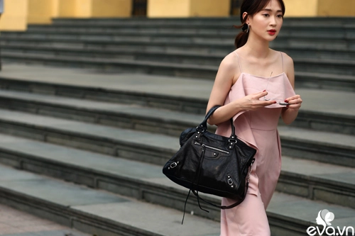 Street style tuần màu xám đang làm chị em say như điếu đổ
